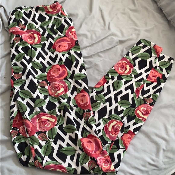 LuLaRoe Pants - Lularoe leggings. One size. Floral pattern.